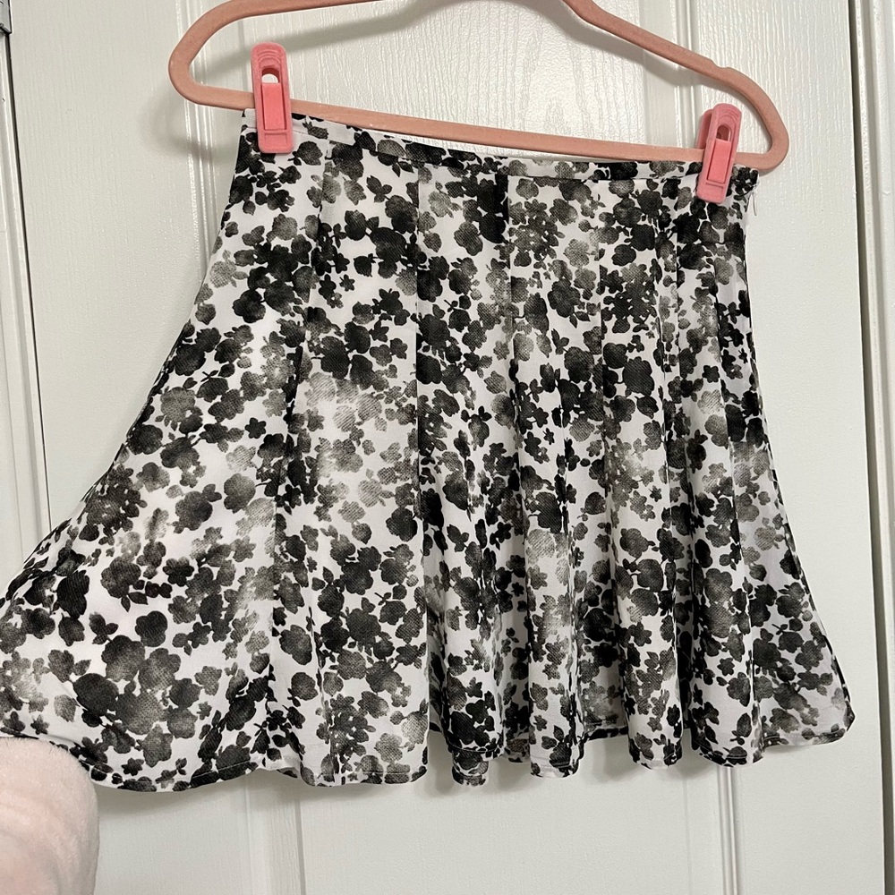 New Micheal Kors Skirt size 6